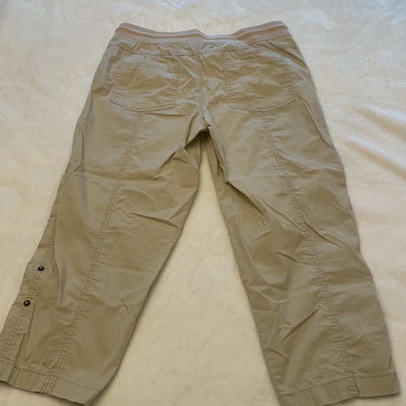 More Cargo than Khaki! Great condition! - Picture 6 of 9